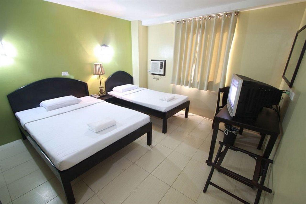 Sampaguita Suites Plaza Garcia Cebu Exterior photo